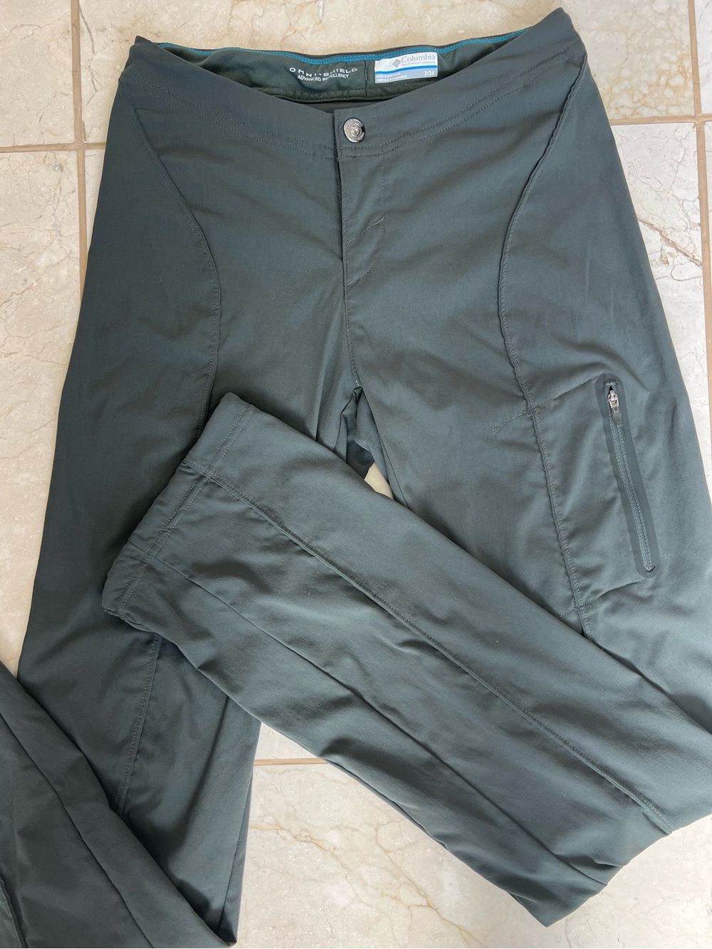 Columbia Just Right Green Straight Leg Utility Hiking Cargo Pants Womens 2 UPF